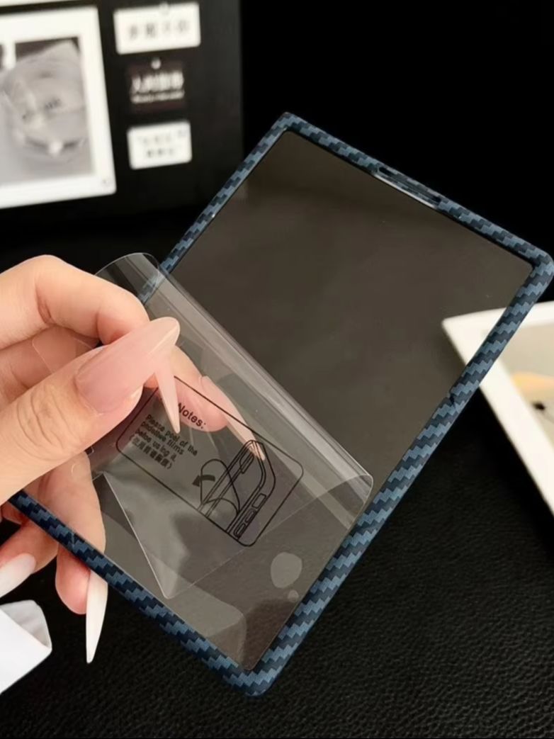 Ultra Thin Carbon Fiber 360 Sc - đánh giá và giá Screen Protector Film